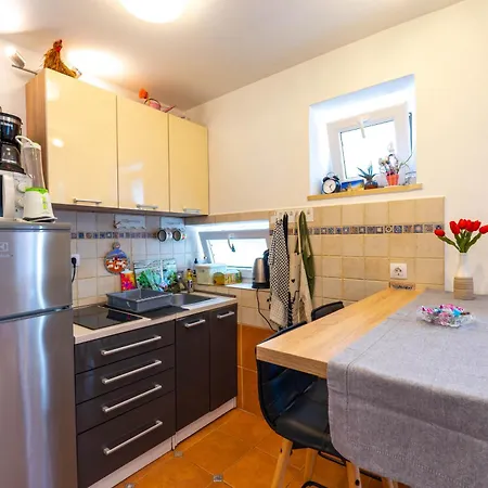 Dumaneo Art - Two Bedroom Apartman