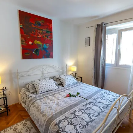 Dumaneo Art - Two Bedroom Apartman *