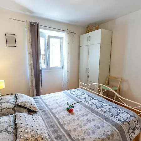 Dumaneo Art - Two Bedroom